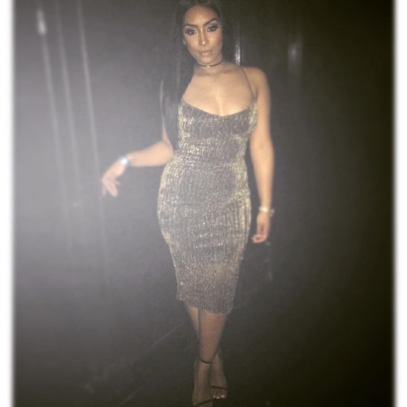 Gold sheer with slip underneath - Picture 2 of 2